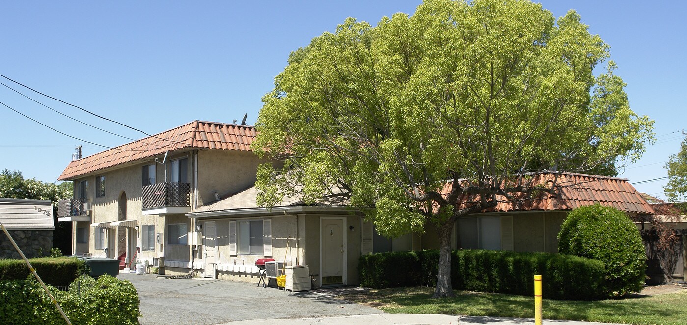 1973 Jacqueline Way in Concord, CA - Foto de edificio