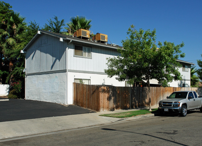 1937 W Shields Ave in Fresno, CA - Building Photo - Building Photo