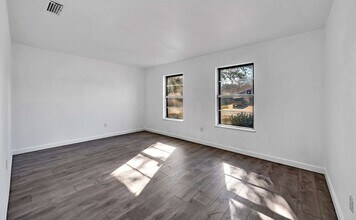 5311 Tennyson Dr in Waco, TX - Building Photo - Building Photo