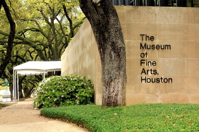 5203 Beechnut St in Houston, TX - Building Photo - Building Photo