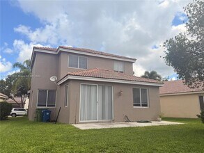 4361 Dogwood Cir in Weston, FL - Building Photo - Building Photo