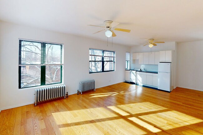 251 E 61st St in New York, NY - Building Photo - Building Photo