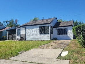 1112 Sunset Dr in Pasadena, TX - Building Photo - Building Photo