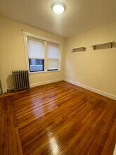 27 Park Dr, Unit 12 in Boston, MA - Foto de edificio - Building Photo