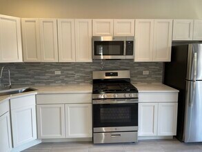 714 Foster St, Unit 2W in Evanston, IL - Building Photo - Building Photo