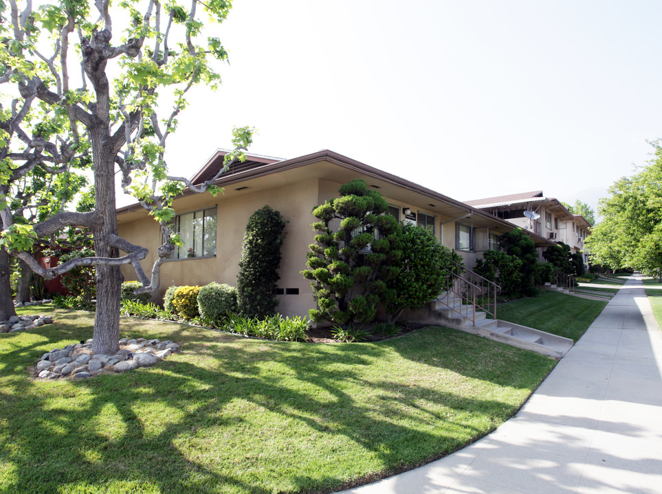 2515 Casa Grande St in Pasadena, CA - Building Photo