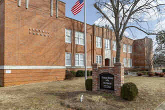 Central School Lofts in Bessemer City, NC - Foto de edificio - Building Photo