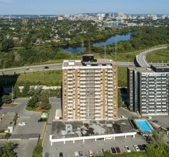Riverside Towers in Ottawa, ON - Building Photo - Building Photo