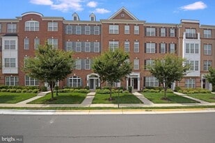 23483 Logans Ridge Ter in Ashburn, VA - Building Photo