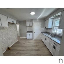 5755 Turney Rd in Garfield Heights, OH - Building Photo - Building Photo