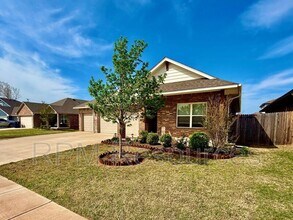 3613 Shutter Ridge Dr in Yukon, OK - Building Photo - Building Photo