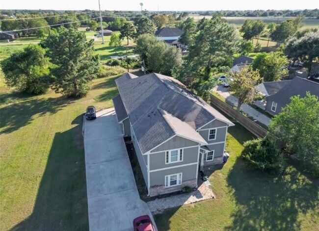 511 Dahila St in Prairie View, TX - Building Photo - Building Photo