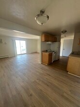 5382 Lee Rd, Unit 204 in Maple Heights, OH - Foto de edificio - Building Photo