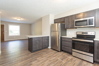 The Townhomes on 44th in Kentwood, MI - Building Photo - Interior Photo