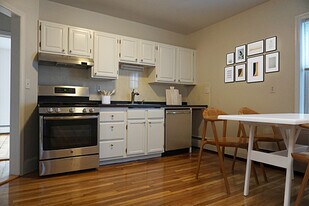 250 River St, Unit 250 in Waltham, MA - Building Photo