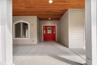 2325 E Winger Rd in Spokane, WA - Building Photo - Building Photo