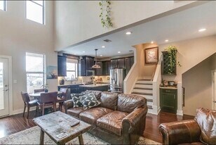 1703 Patterson St in Houston, TX - Building Photo