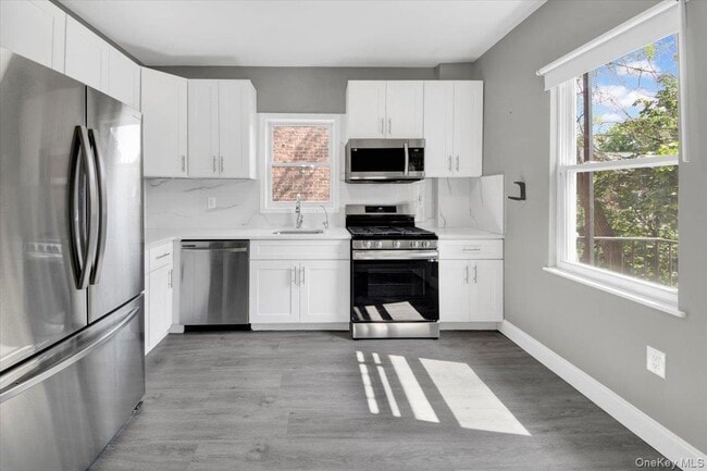 310 W 238th St in Bronx, NY - Building Photo - Building Photo