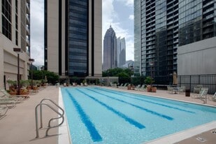 1280 W Peachtree St NW, Unit 2013 in Atlanta, GA - Building Photo