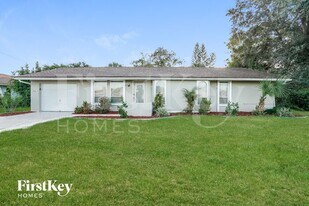 2582 Lake View Blvd in Port Charlotte, FL - Building Photo