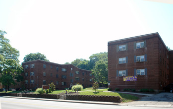 Colonial Terrace in Pittsburgh, PA - Building Photo - Building Photo