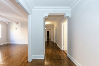 ATWATER APARTMENTS in Montréal, QC - Building Photo - Building Photo