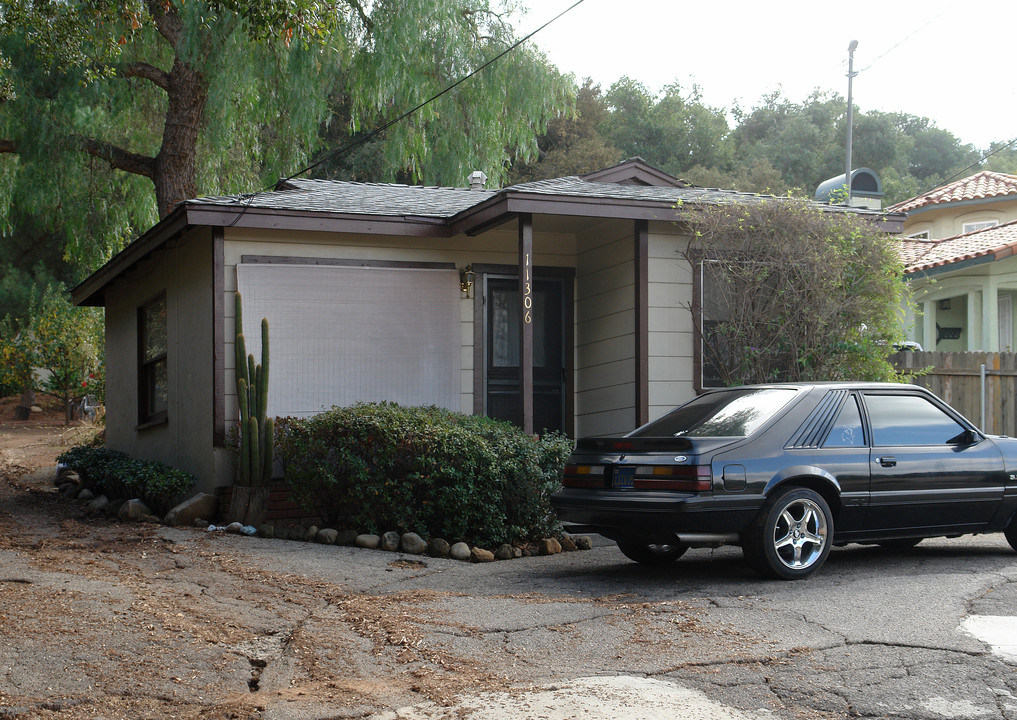 11306 N Ventura Ave in Ojai, CA - Foto de edificio