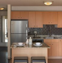 235 N Columbus Dr in Chicago, IL - Building Photo