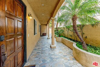 345 S Harvard Blvd in Los Angeles, CA - Building Photo - Building Photo