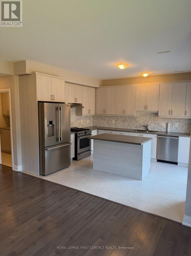 25 Paddington Grv in Barrie, ON - Building Photo - Building Photo