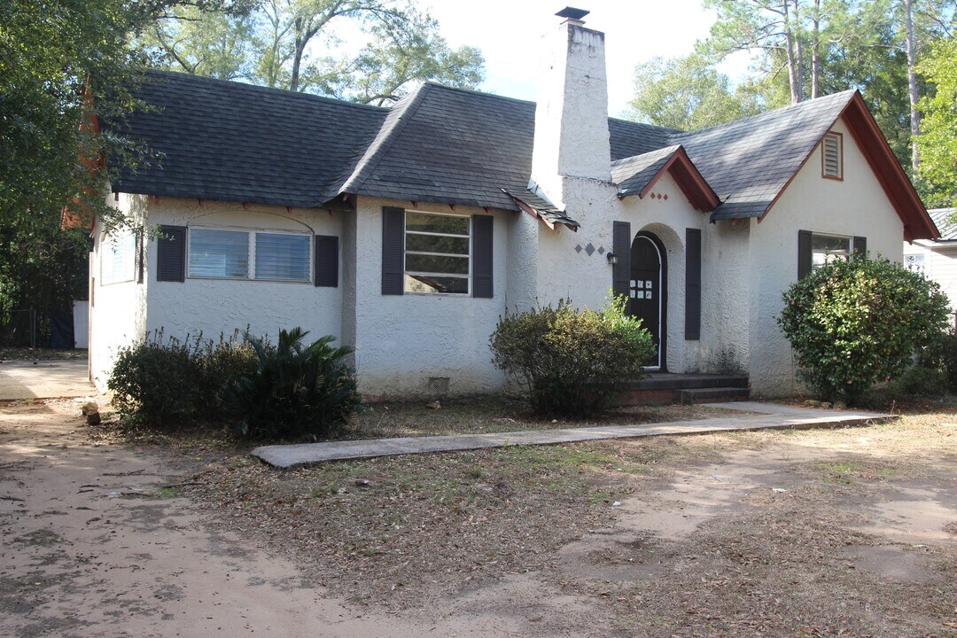 1114 W Lincoln Ave in Albany, GA - Building Photo