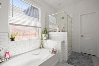 104 Camella St in Liberty Hill, TX - Building Photo - Building Photo