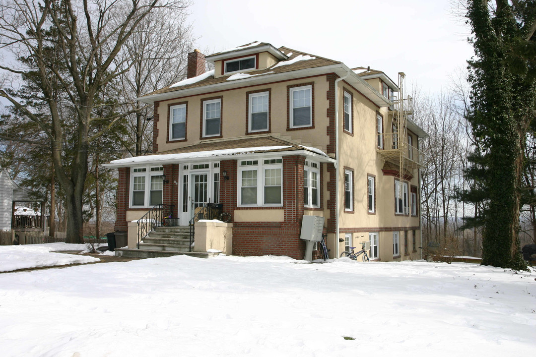 818 Summit Ave in River Edge, NJ - Building Photo