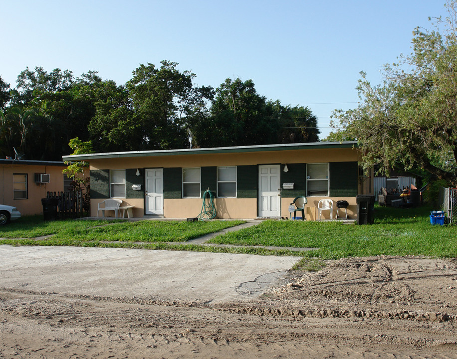 1010-1024 SW 28th St in Fort Lauderdale, FL - Building Photo