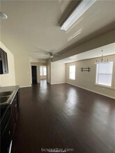 2910 Town Sq Ave, Unit 2404 in Bryan, TX - Building Photo - Building Photo