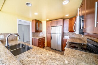 2160 Century Park E, Unit VIEW VIEW VIEW in Los Angeles, CA - Building Photo - Building Photo