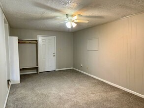 205 Dover Ct in Jonesboro, GA - Building Photo - Building Photo