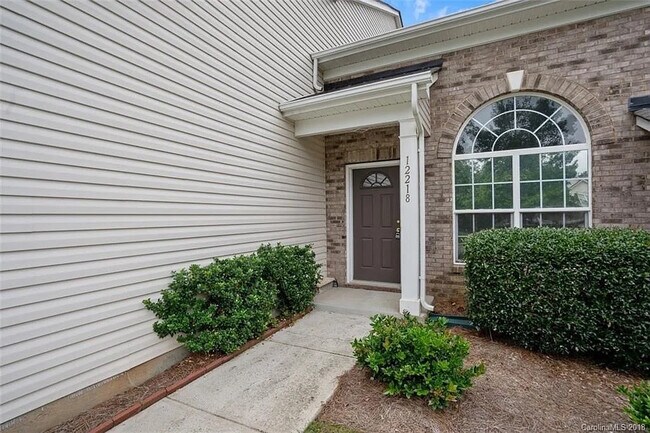 Room in Townhome on Stratfield Pl Cir in Pineville, NC - Building Photo - Building Photo