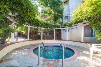 20234 Cantara St in Los Angeles, CA - Building Photo - Building Photo