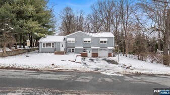 231 Hudson Ave in Norwood, NJ - Building Photo