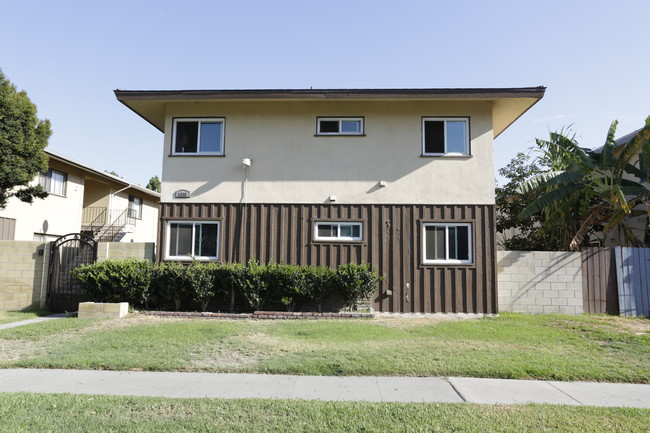 1835 W Gramercy Ave in Anaheim, CA - Building Photo - Building Photo