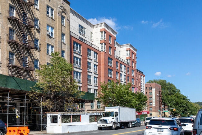 Hudson 192 in New York, NY - Foto de edificio - Building Photo