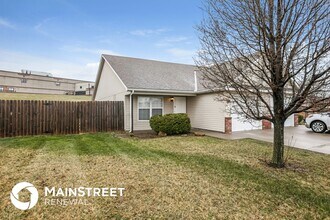 217 Palmer Ct in Pleasant Hill, MO - Building Photo - Building Photo