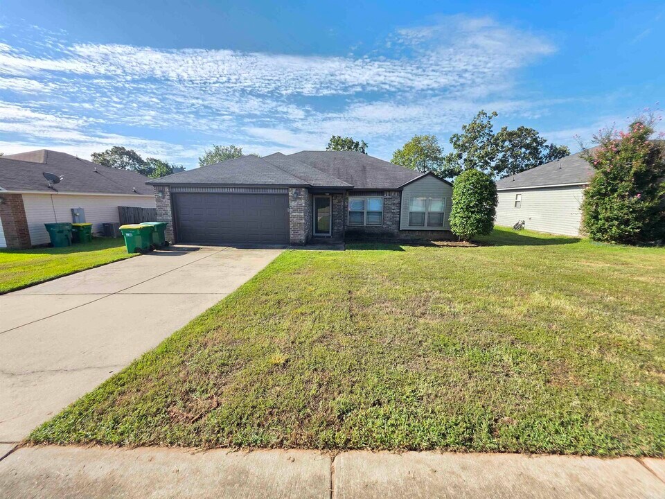 3209 Miracle Heights Ct in Sherwood, AR - Building Photo
