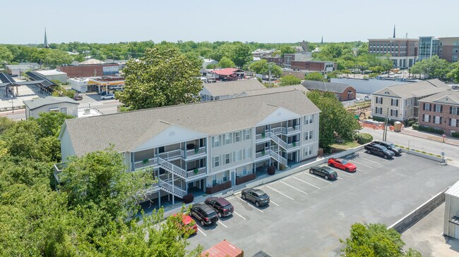 Riverview Apartments in Wilmington, NC - Building Photo - Building Photo