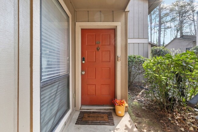 8740 Roswell Rd in Atlanta, GA - Building Photo - Building Photo