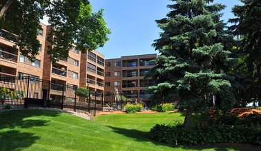 The Plaza in St. Paul, MN - Foto de edificio - Building Photo