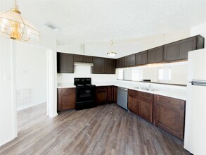 13610 Piney Oaks Dr in Houston, TX - Building Photo - Building Photo