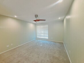 10536 Stone Canyon Rd in Dallas, TX - Building Photo - Building Photo