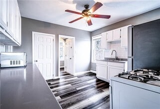 216 Maplewood Ave in Cranston, RI - Building Photo - Building Photo